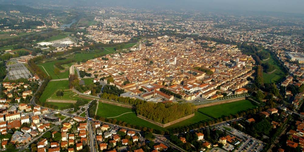 History of the Walls of Lucca: from defensive stronghold to tourist attraction